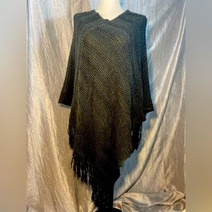Win Win black pullover shawl one size fits all 100% acrylic with fringe